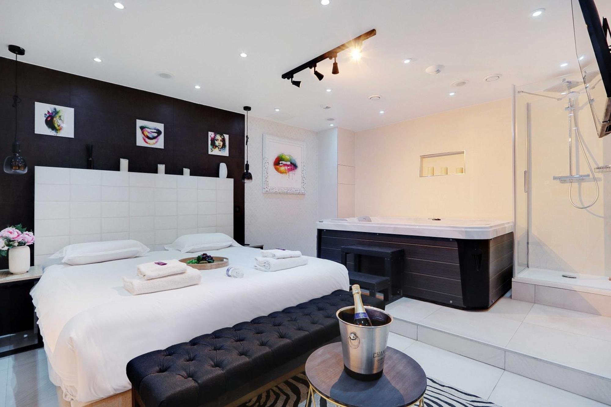 Intimate Apartment With Air Conditioner & Jacuzzi 2Br 6P Montmartre 巴黎 外观 照片